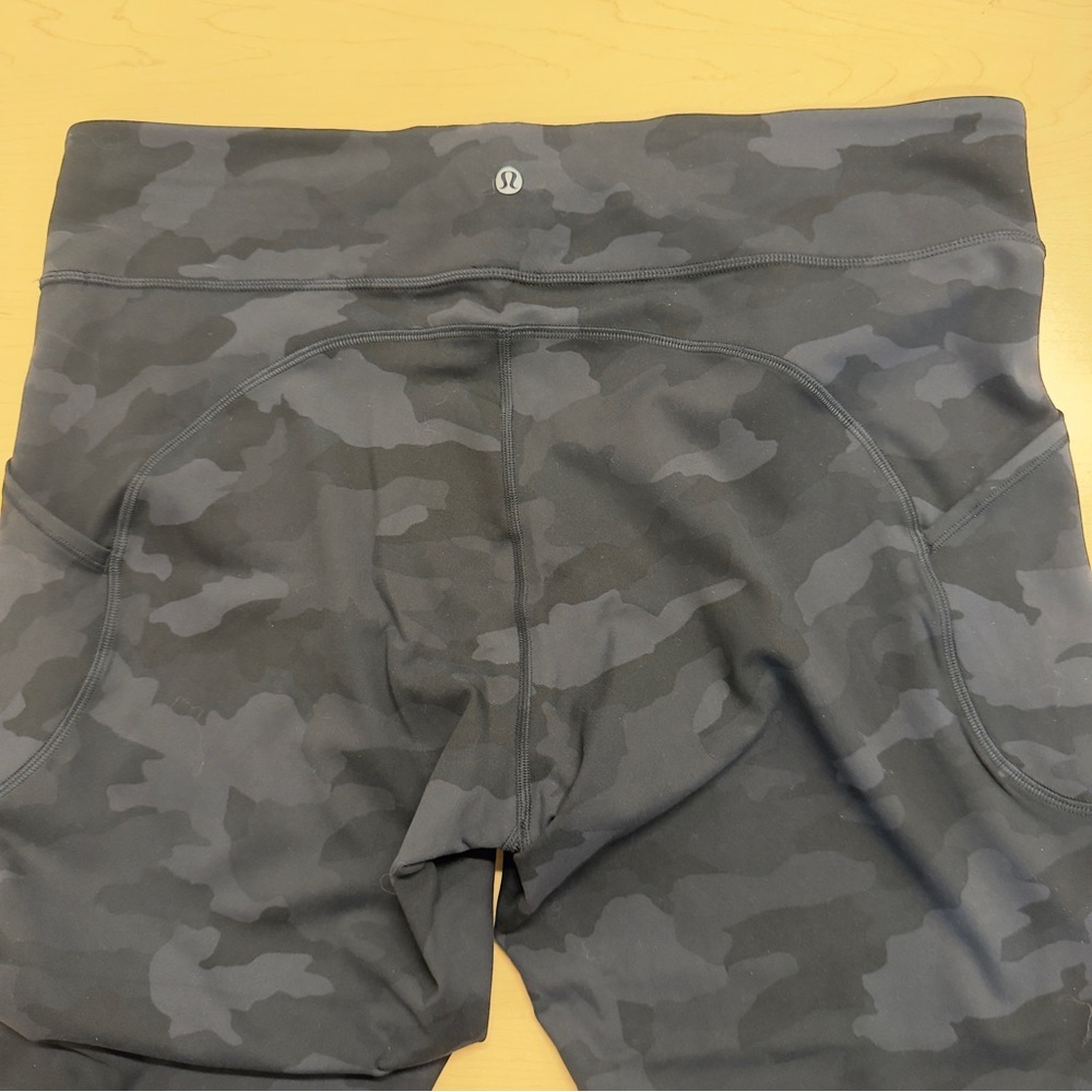 Lululemon Black Camo Align Leggings Size 18 - Picture 5 of 8